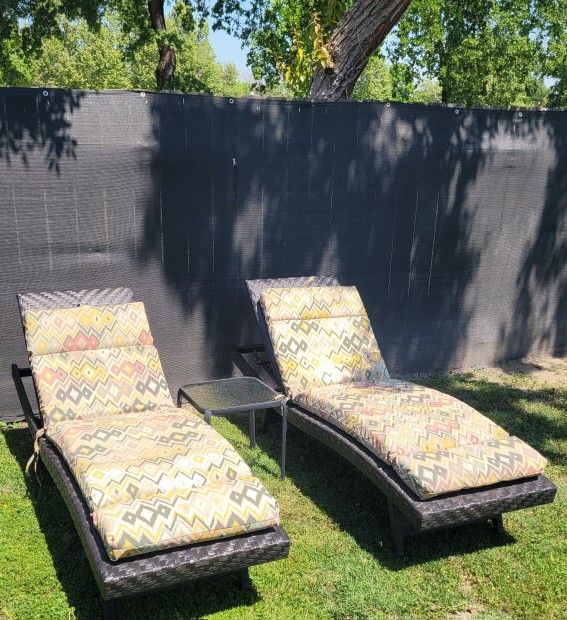 Outdoor Wicker Lounge Chairs 