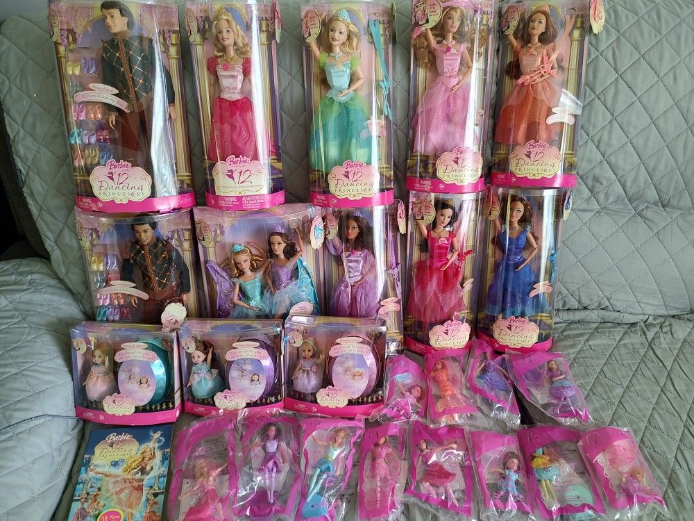 Barbie 12 Dancing Princesses Set.. Ever Piece Including Movie