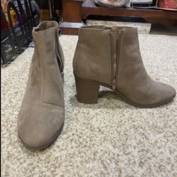 Tan Bootie Heel Size 10