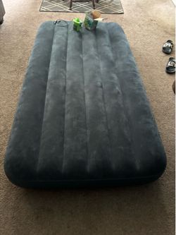 Air mattress- twin size