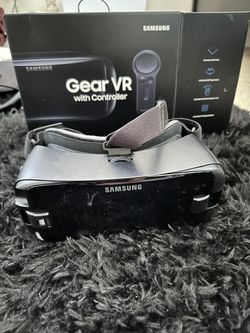 Samsung Gear VR w/Controller （Bundle and Save: Get a Discount on Additional Items from My Listings!）
