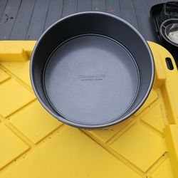 KitchenAid 9" X 3"/11.5 cups For Baking $20