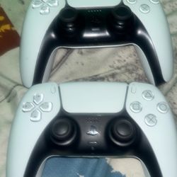 PlayStation 5 Controllers (Slightly Used )