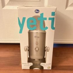 Blue Yeti USB microphone platinum