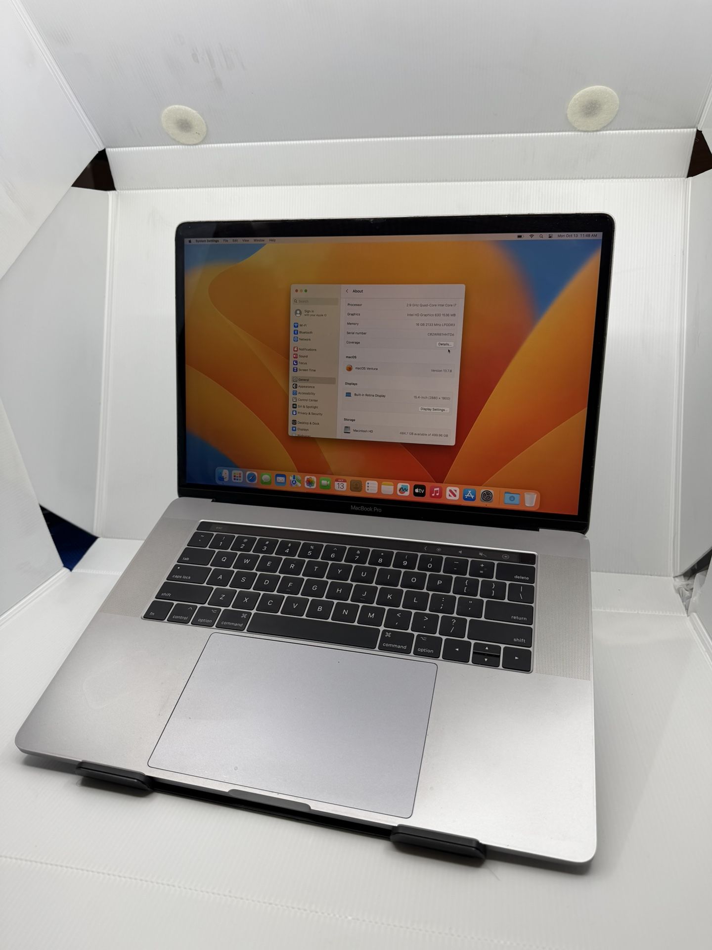 MacBook pro 15 inch with Touchbar