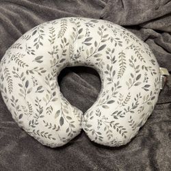 Boppy Pillow With 2 Covers 