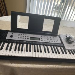 NEW!!  YAMAHA YPT 270 61-Key Portable Keyboard 