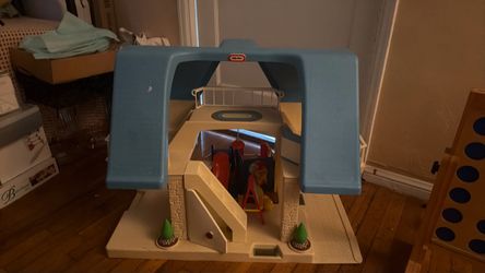Little tykes house