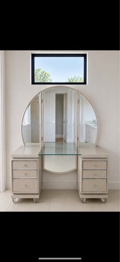 Beautiful vanity dresser - Jessica Mckintosh