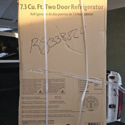  Refridgerator With  Top Freezer