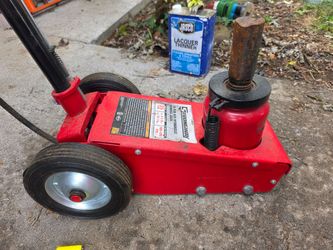 Strongway 35-Ton Air/Hydraulic Service Floor Jack (Model 46201),