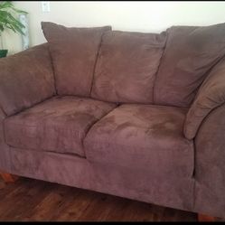 Love Seat (Pet Free Home)