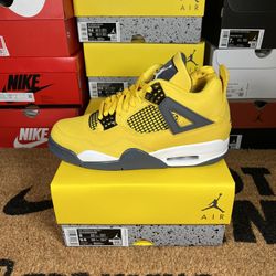 Jordan 4 Retro “Lightning”