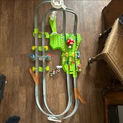 Mario Kart Circuit Race Track 