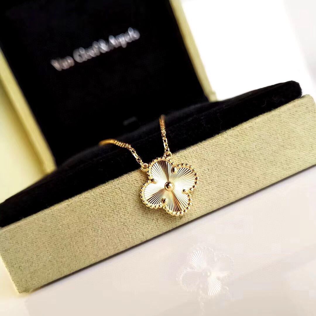 18 K Gold Filled VCA Necklace Golden 