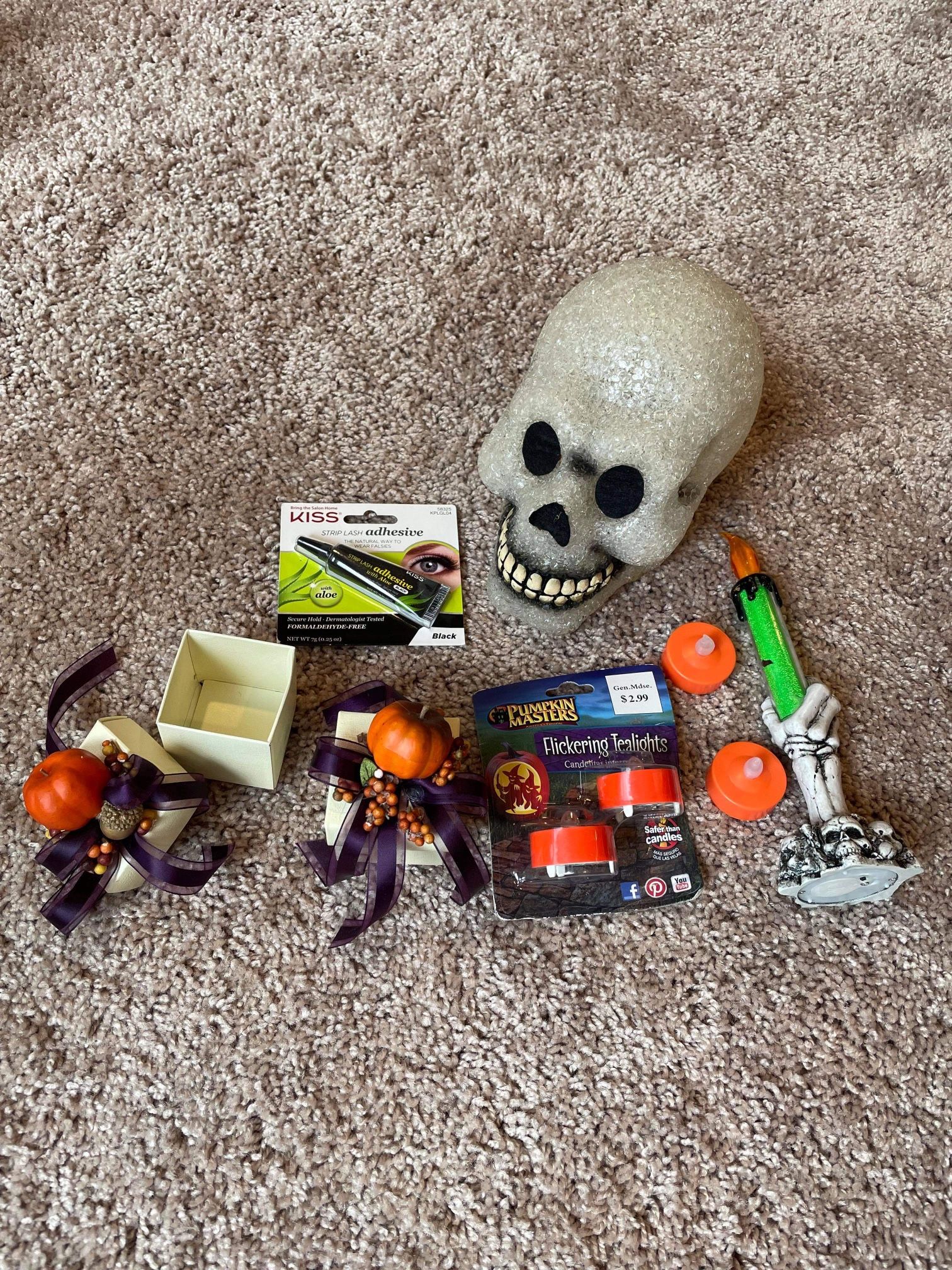 Random Halloween decoration bundle