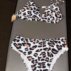 Brand New Size (Medium) Cheetah Print 2 Piece Bathing Suit 