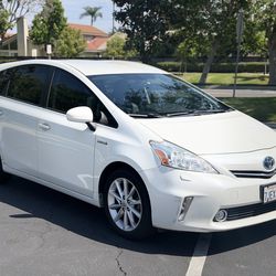 Toyota Prius V