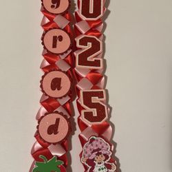 Strawberry shortcake grad lei