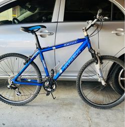 Trek 3900 mountain Bike, Alpha aluminum frame size medium, Double walls rims size 26”, suit 5’4”-5’10” rides