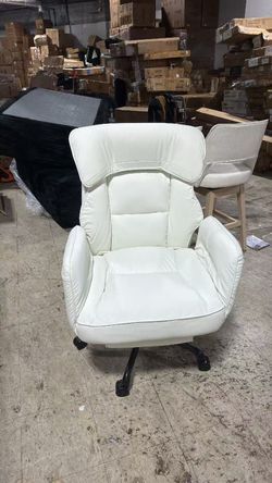 ❤️🔥 Cross Legged Office Chair with Pivoting Armrests