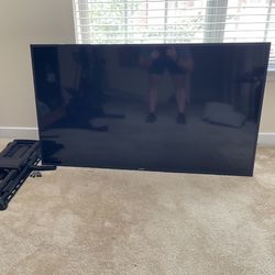 55” HD TV With Wall Mount