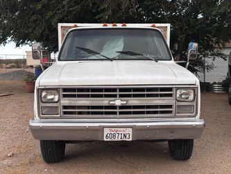 Chevrolet 1987 C/K Work Truck with Flatbed