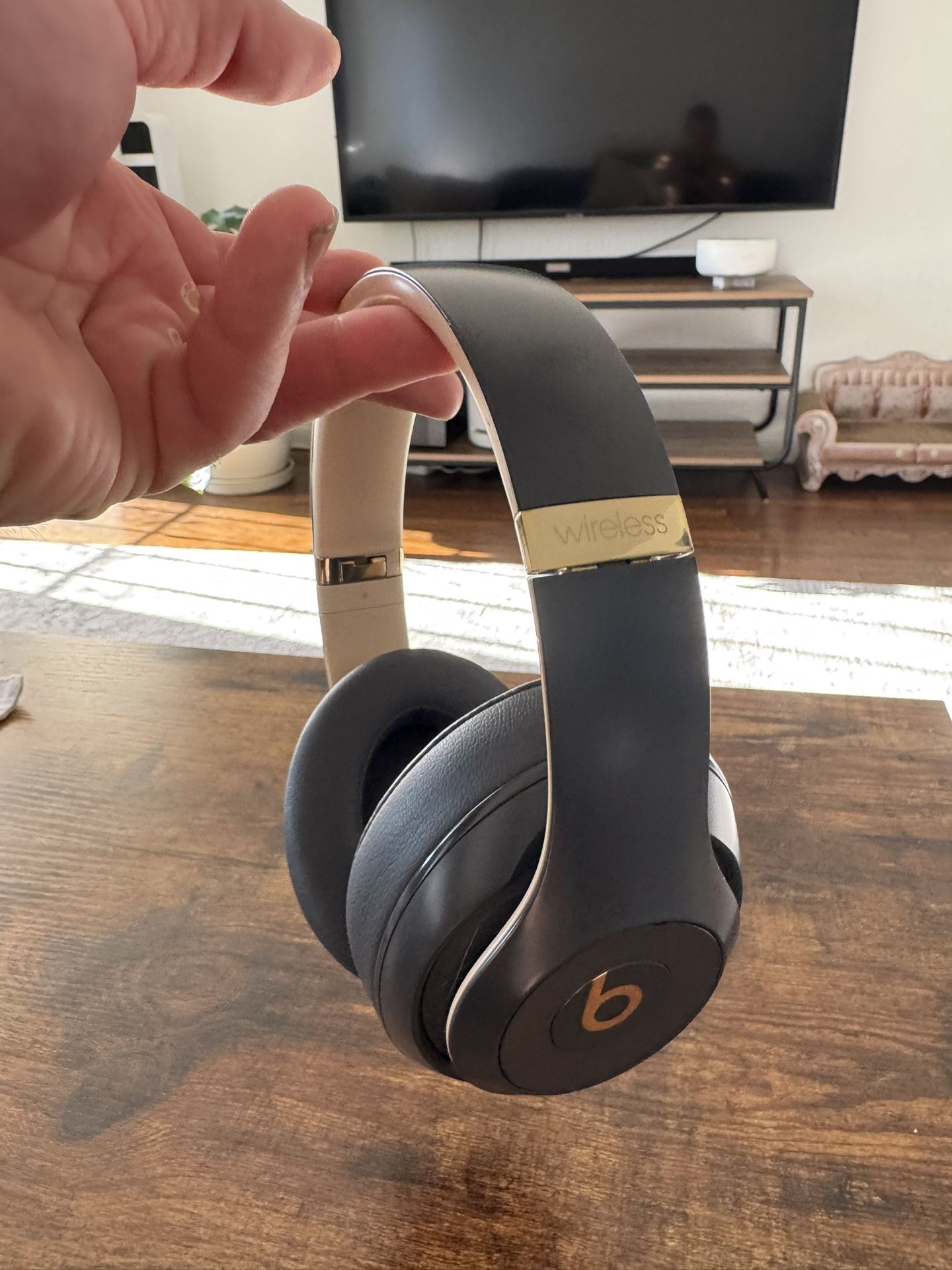 Beats Studio 3 With Charger