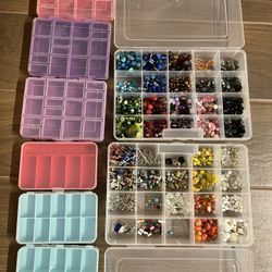 Variety Color Beads, With Small Bead Containers 