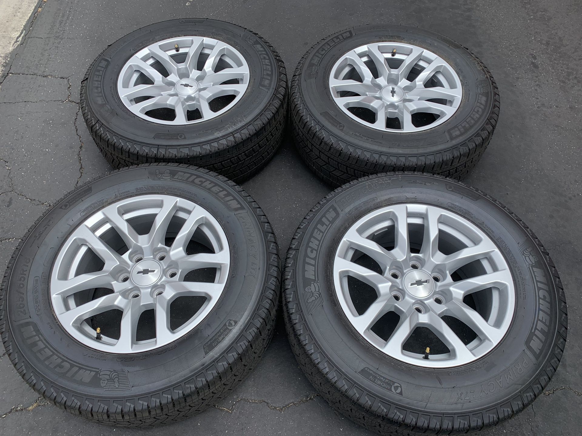 (4) 18” Chevy Wheels and Michelin Tires 265/65R18