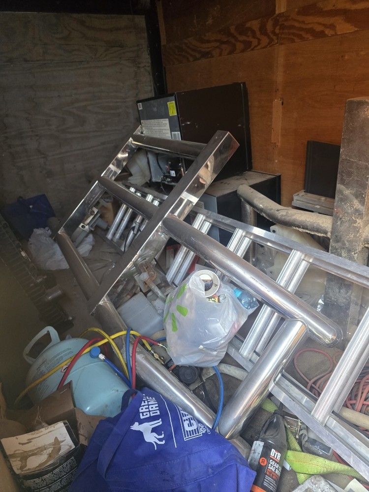 frieghtliner deer guards