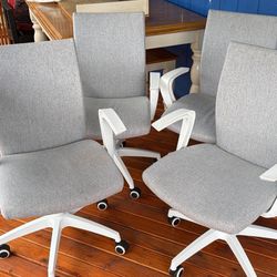Set of 4 swivel chairs gray&white