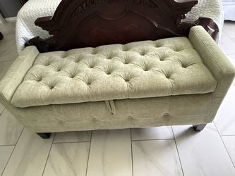 Tufted Upholstered Storage Bench