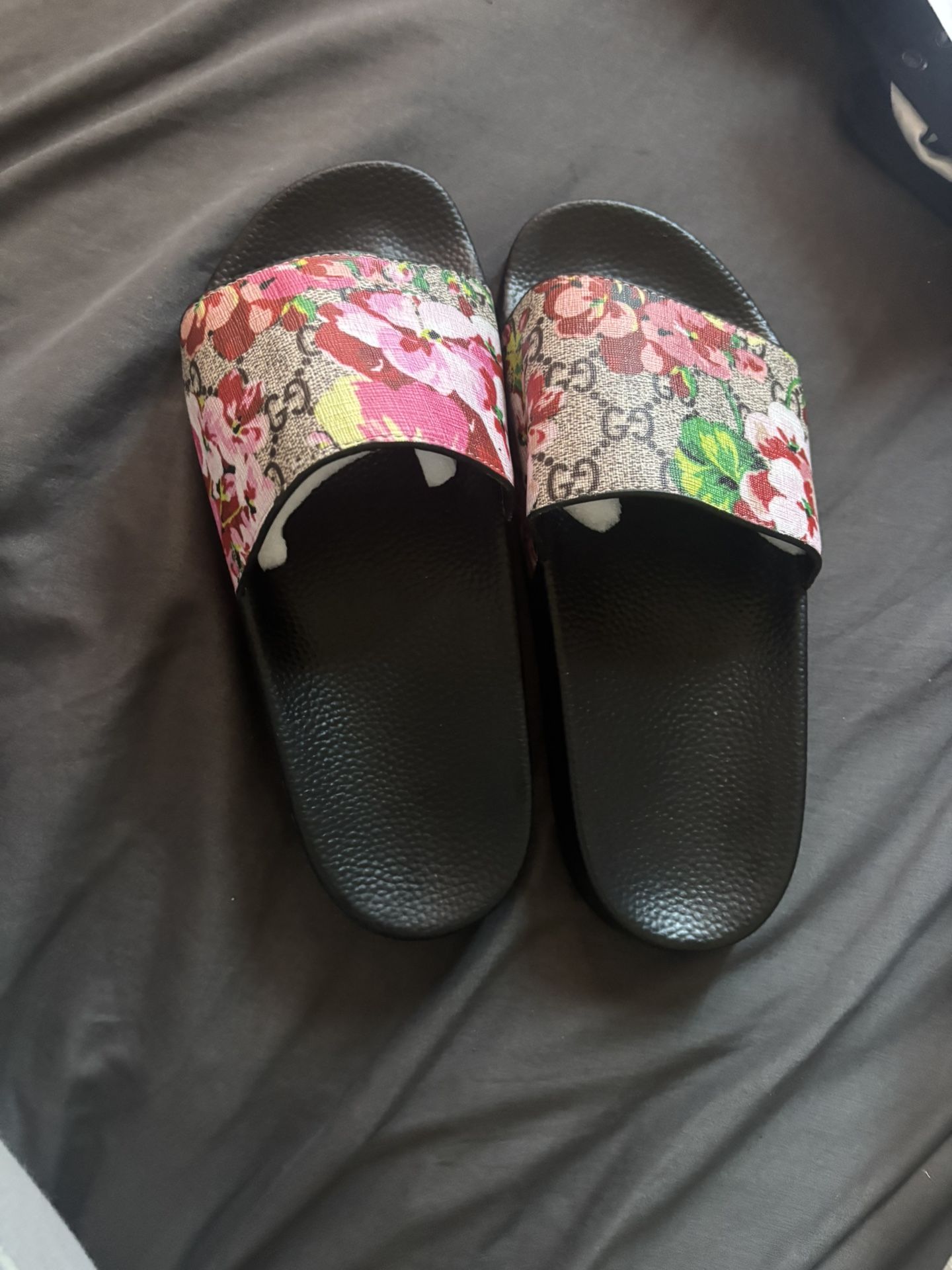 GUCCI SLIDES BRAND NEW