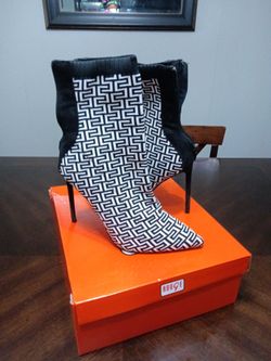 Blk and white heel boots