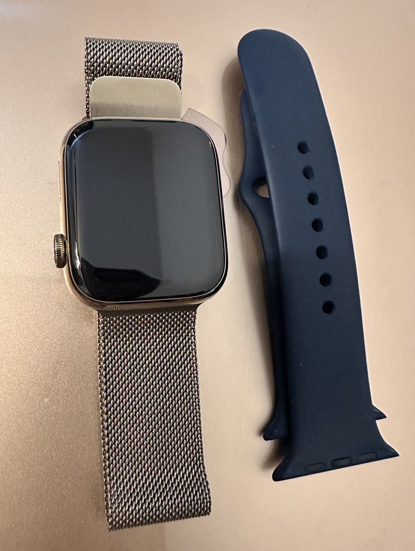 Apple Watch 8 Stainless Steel 45mm Cellular