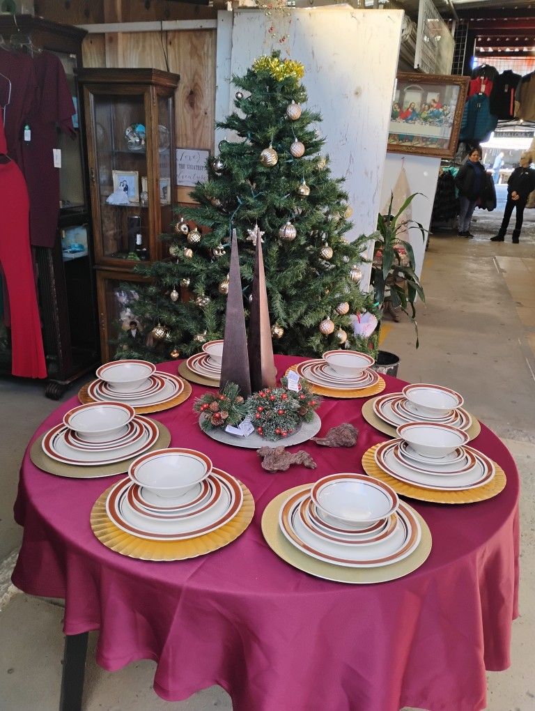 Collectible Set For 8 People. New Decoration From Pier 1 Imports