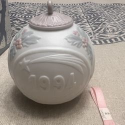 1994 Lladro Ornament Xmas