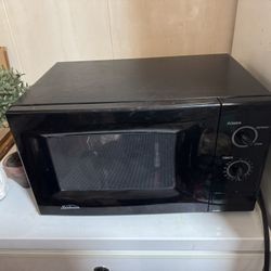 Microwave - Black