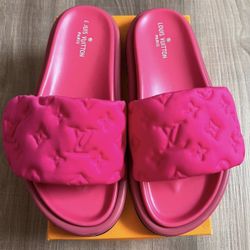 Women’s Slippers Size 38 New 