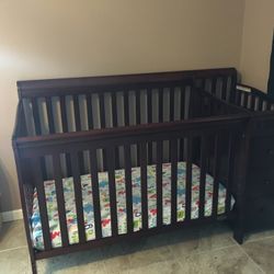 Crib With Changing Table Drawers And Shelves