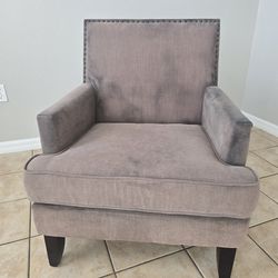Armed Lounge Chair