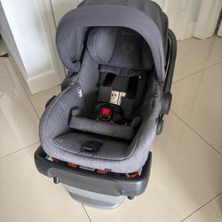 Im selling / vendo 1  car seat con su base marca UPPAbaby MESA V2 Infant Car Seat, 2024, Greyson (Charcoal Melange)  Interesados contactar con Fabio A