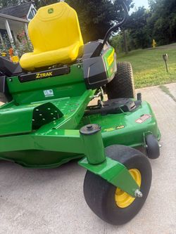 Jhon Deere Z325 E mower