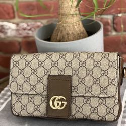 Small crossbody 
