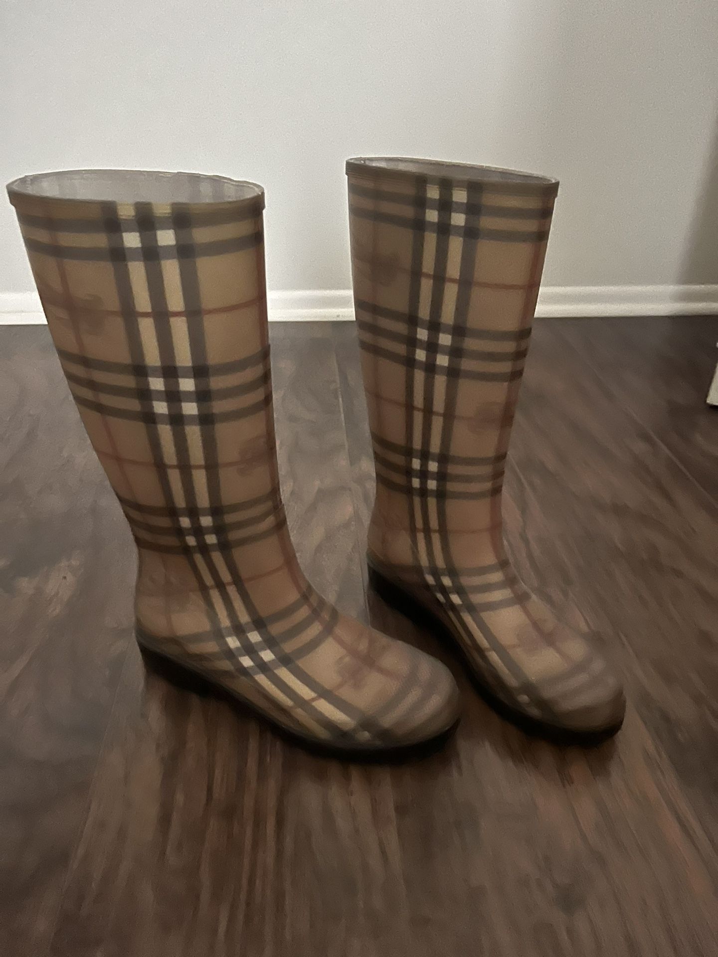 Burberry Rain Boots Size 8