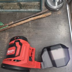 Milwaukee Orbital Sander 