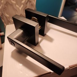 Door Handles Abd Dead Bolts. 