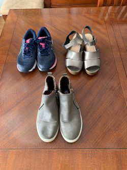3 pairs of shoes for girls (kids size 4)