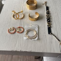 Aretes Y Pulsera 5 Each Piece 